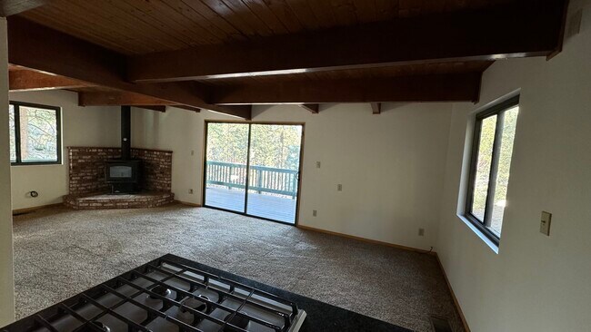 Building Photo - 2012 Symonds Dr