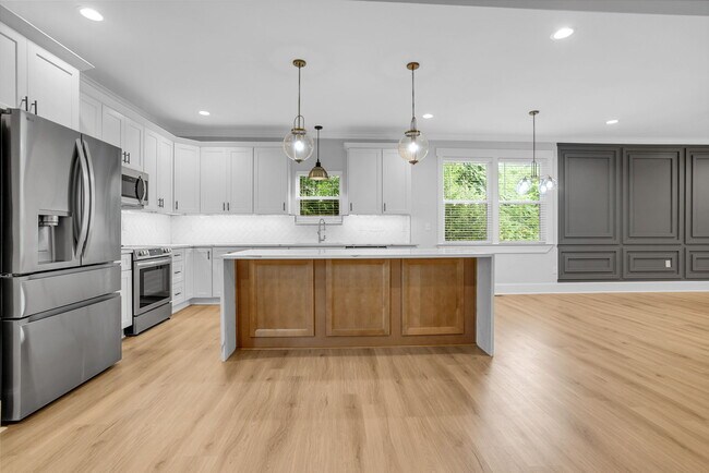 Building Photo - 108 Averill St