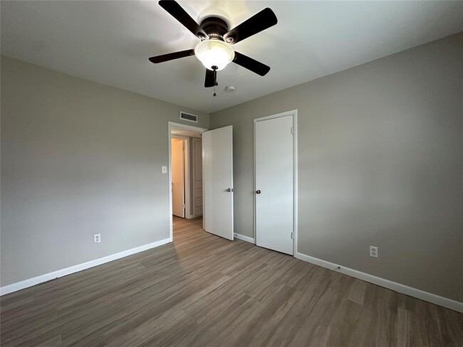 Building Photo - 1626 W Boyd St