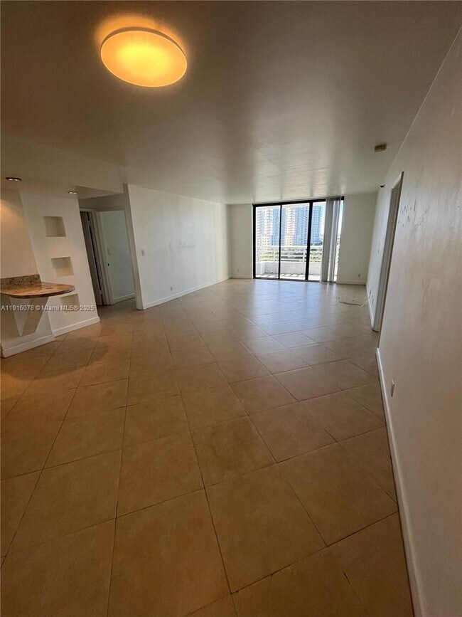 Primary Photo - 3300 NE 192 St