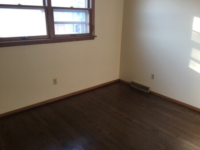 Building Photo - 9727 W Reichert Pl