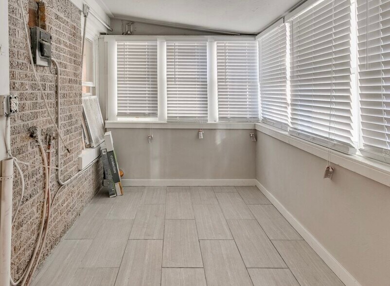 Building Photo - 1004 NW 32nd St