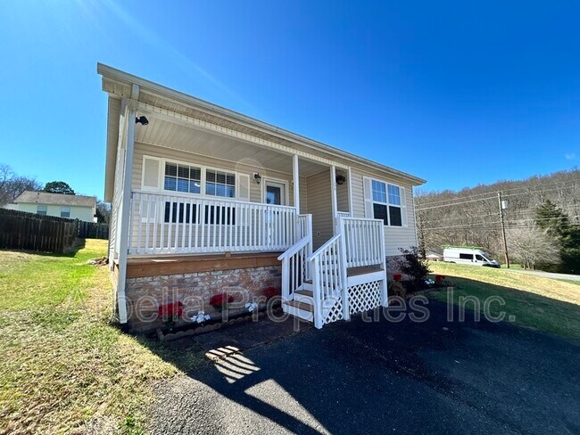 Building Photo - 104 St James Pl