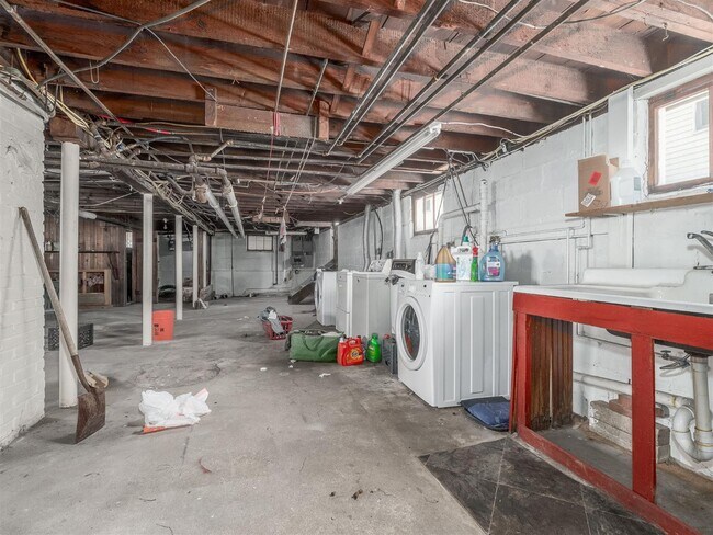Building Photo - 97 2nd St