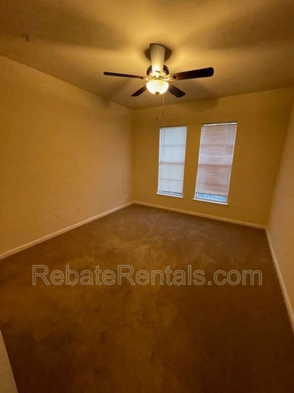 Building Photo - 8290 Gate Pkwy W