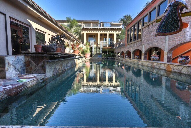 Building Photo - 614 Pine Gully Rd