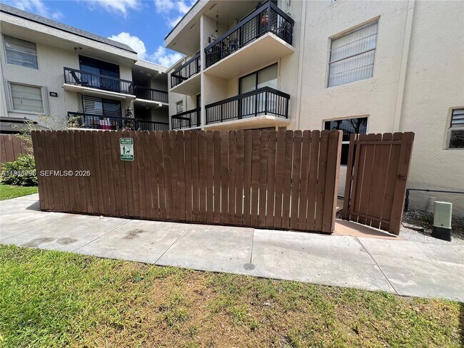 Building Photo - 8307 SW 142nd Ave