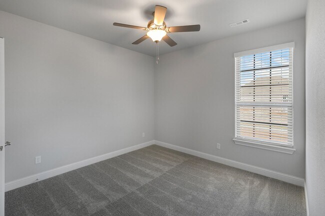 Building Photo - 500 Piper Ln
