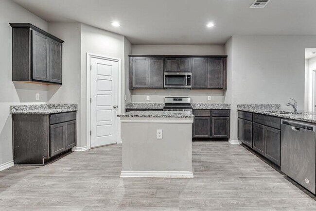 Building Photo - 4405 Montage Blvd