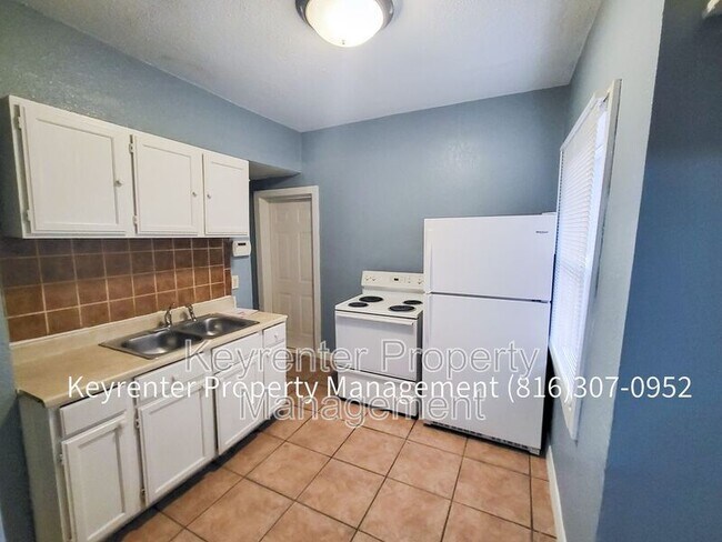 Building Photo - 1601 E 43rd St