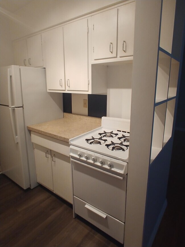 Kitchen - view #1 - 2371 Unity Ave N