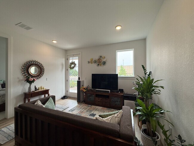 Building Photo - 2143 Arikaree Hts