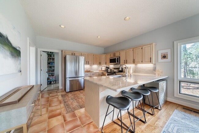 Building Photo - 1900 Snug Harbor Dr