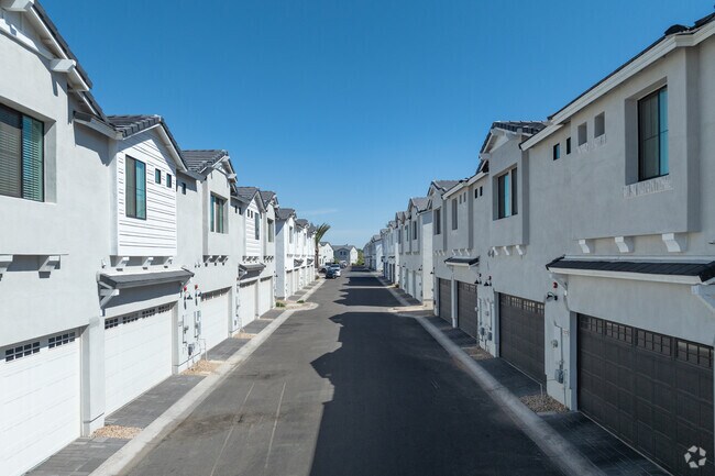 Building Photo - Annex at Cadence
