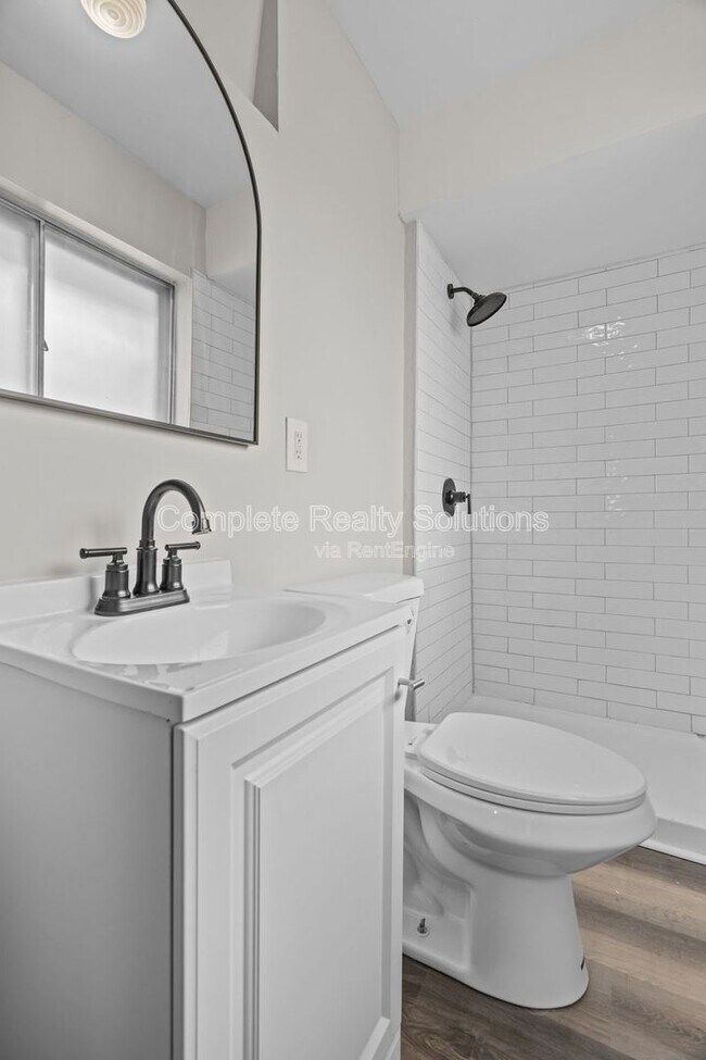 Building Photo - 5150 Wallingford Dr