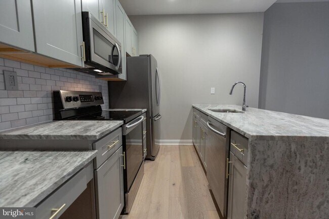 Building Photo - 1411 Walnut St