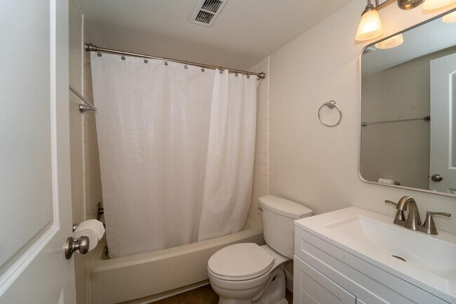 Building Photo - 21 Cristina Ct