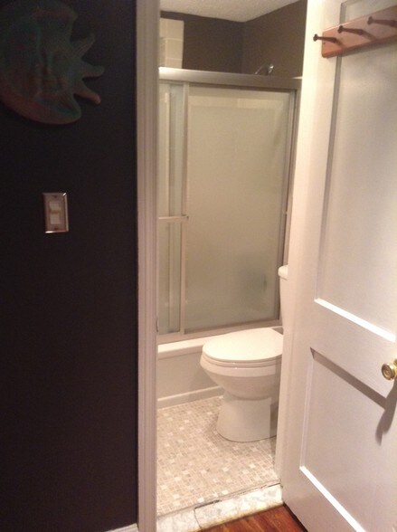 Building Photo - 241 E Township Line Rd