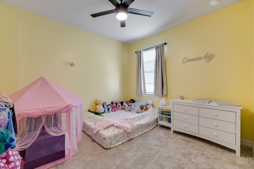 Building Photo - 44216 Saddlewood Ct