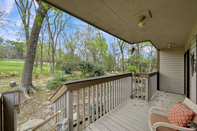 Building Photo - 3900 Aspen Dr