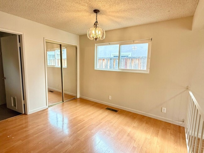 Building Photo - COMING SOON! $3,790 / 3 BR - 1528 S.F. VER...