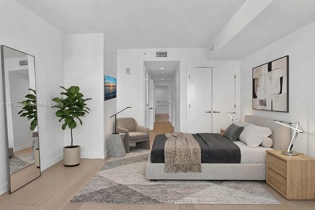 Building Photo - 9201 E Bay Harbor Dr