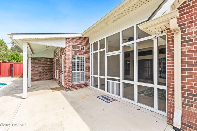Building Photo - 408 Gordon Crockett Dr