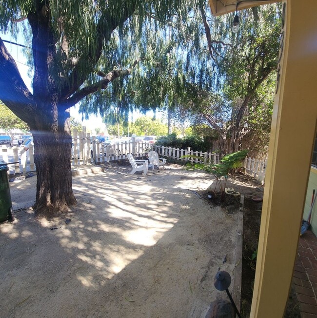 Building Photo - SLO Tropical Private Bungalow ideally located close to Cal Poly!