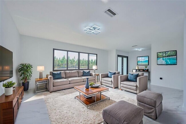 Building Photo - 2310 Laguna Dr