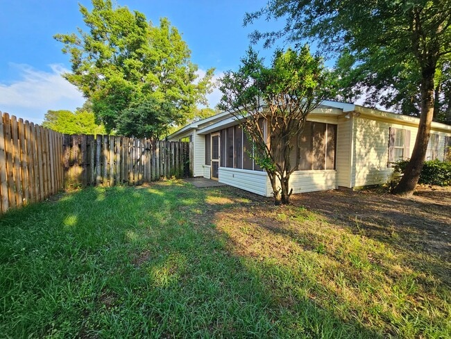 Building Photo - Charming 3 Bedroom 2 Bathroom home in Pooler!