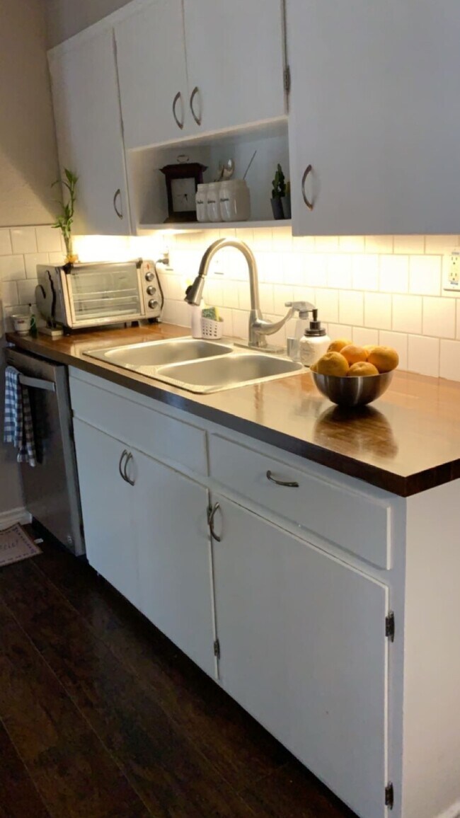 Building Photo - 5126 Cinderella St