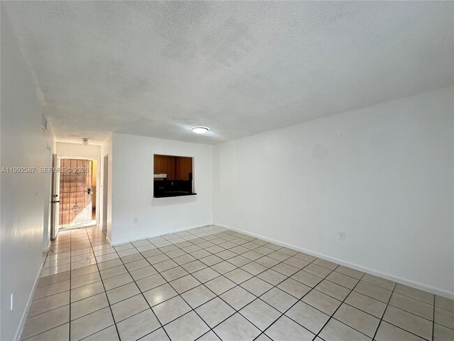 Building Photo - 1008 NW 45th Ave