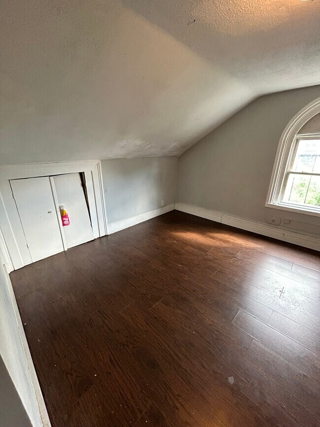 Building Photo - 44 Highland St