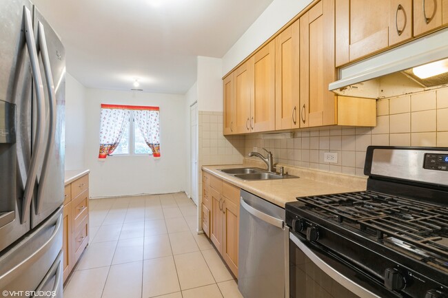 Building Photo - 1525 Sander Ct