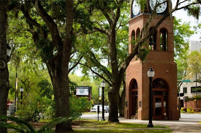 Building Photo - 622 NW 3rd Ave