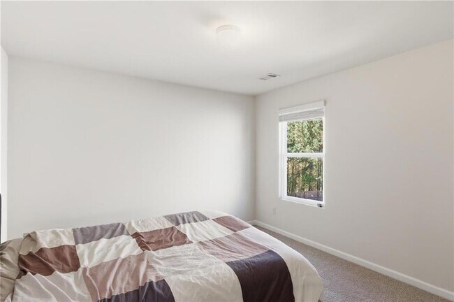 Building Photo - 296 Maple Brook Dr