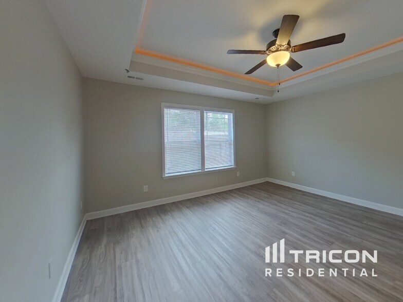 Building Photo - 114 Mistwood Ln