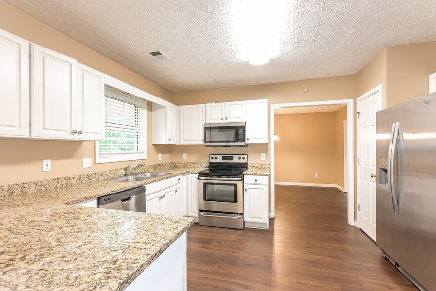 Building Photo - 2835 Evergreen Eve Crossing