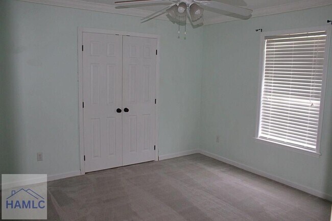 Building Photo - 180 Waters Ave