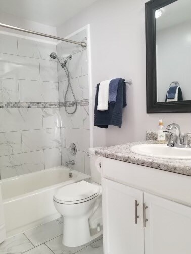 Building Photo - 5105 N East River Rd