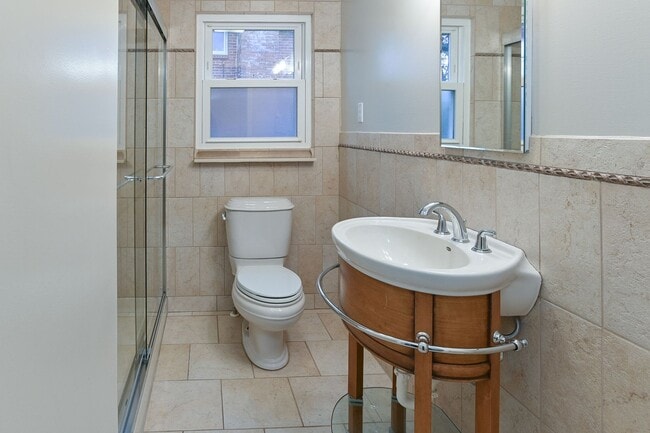 Building Photo - Charming Single Family in Camp Hill