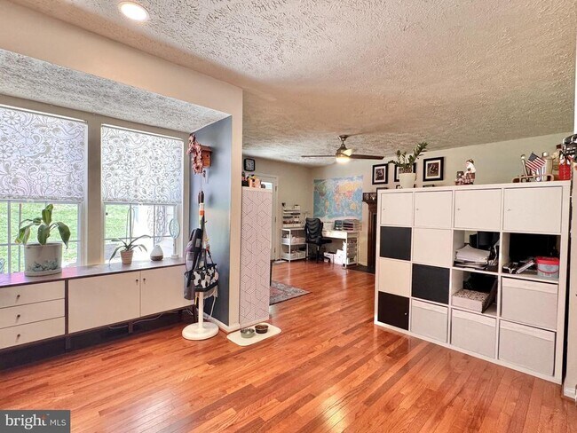 Building Photo - 69 Spring Lake Dr
