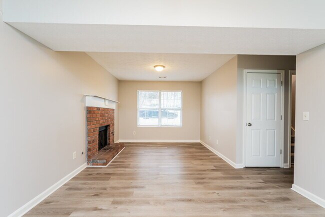 Building Photo - 2032 Lown Farm Ln