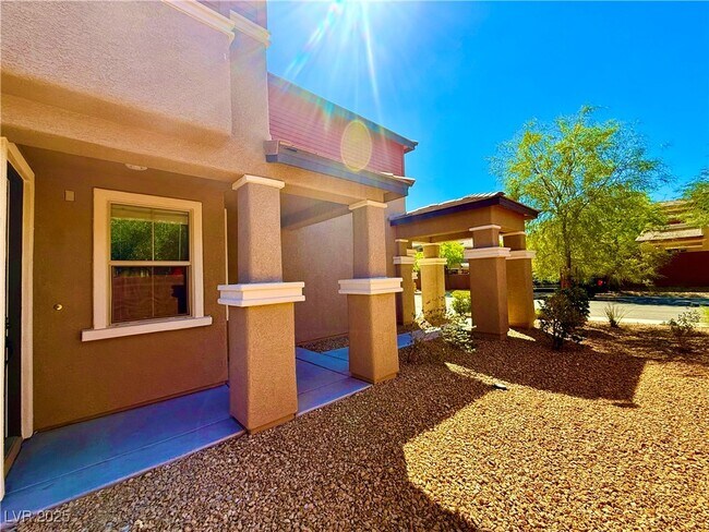 Building Photo - 5580 Spiceberry Dr