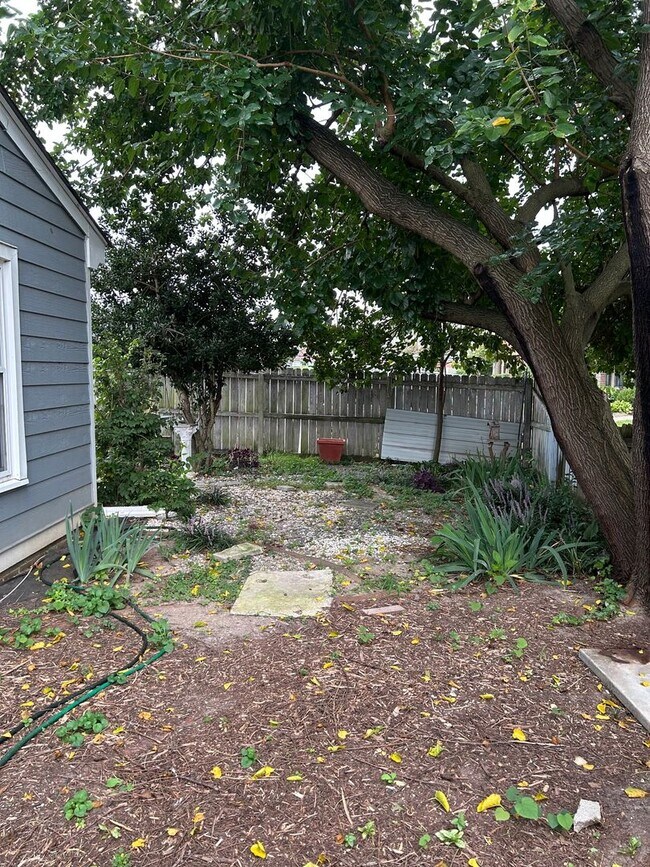 Building Photo - 7816 Coachford Ct