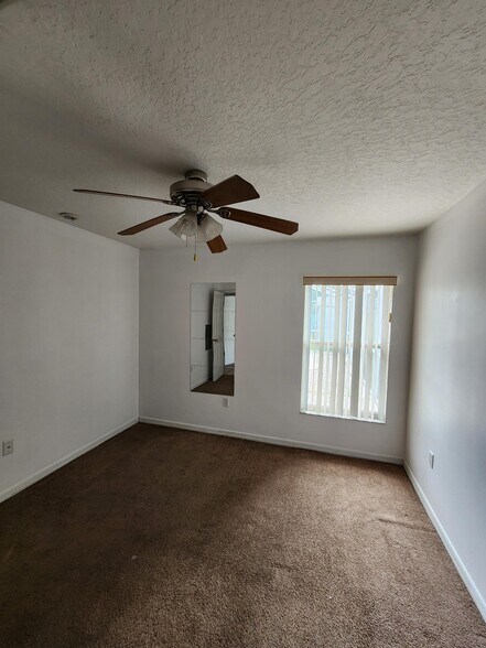 bedroom #2 - 1007 Deddington Pl