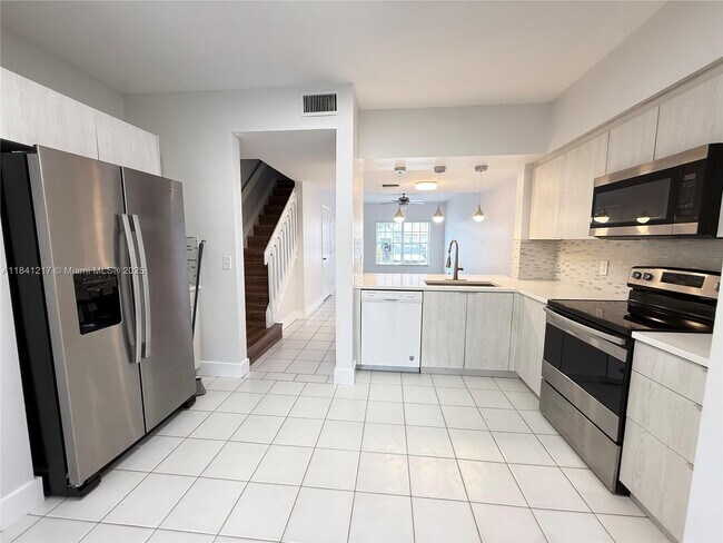 Building Photo - 16736 Hemingway Dr