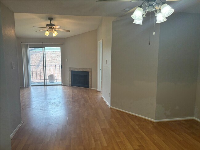 Building Photo - 18800 Egret Bay Blvd