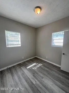 Building Photo - 834 N Washington St