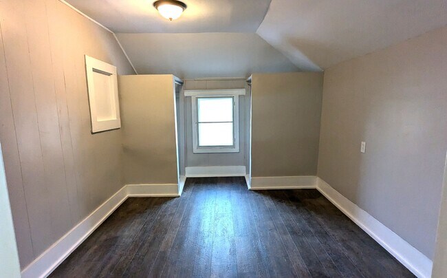 Building Photo - 1450 Clinton St